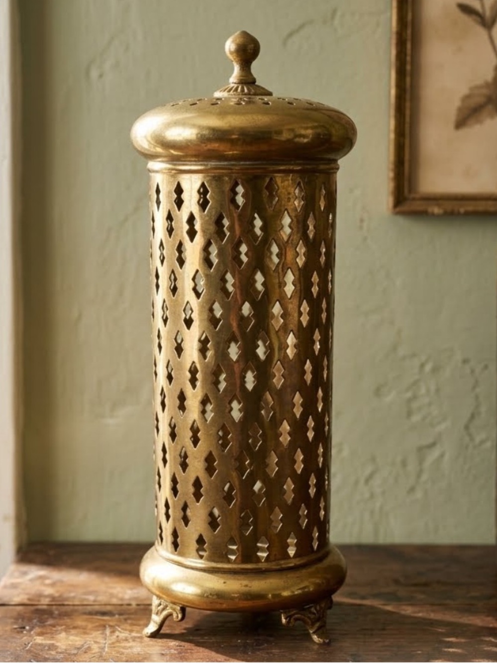 Vintage Brass Lattice Decorative Lantern
Candle holder
Rare Unique